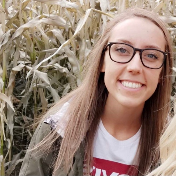 Meet your Posher, Holly - Picture 1 of 1